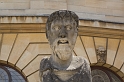 statue